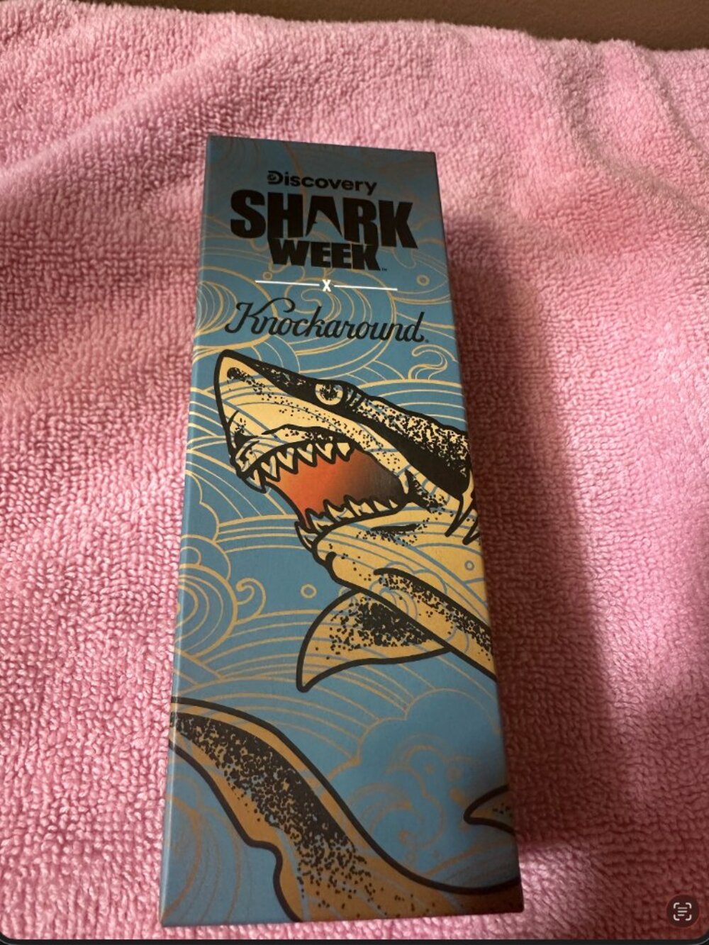 Knockaround sunglasses - special release fort knocks - shark week 2021 - Picture 2 of 2